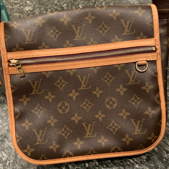 Louis Vuitton Handbags - Good condition Louis Vuitton crossbody